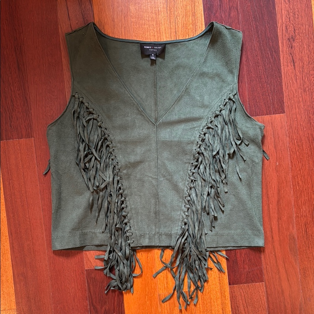 Romeo & Juliet Couture | Green Suede Fringe Crop Tank | Size Medium - Picture 2 of 4